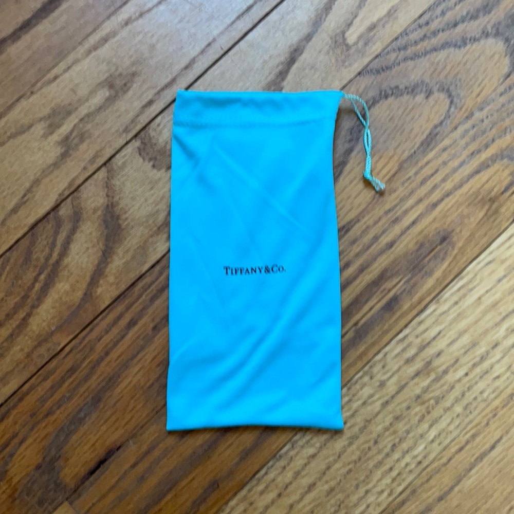 NWOT soft Tiffany & Co glass case